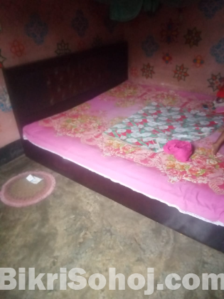 প্লাই উডের খাট